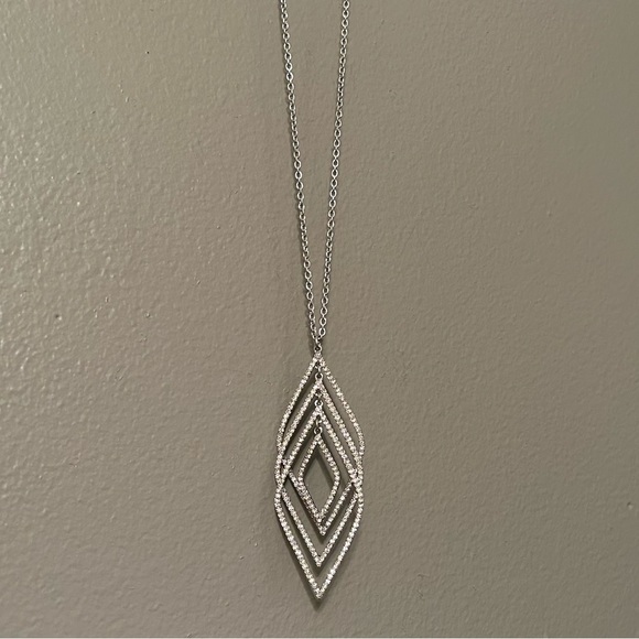 NWT INC Silver Layered Crystal Leaf Leaves 16” Long Necklace! - Picture 3 of 8